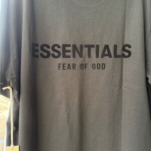 ESSENTIALS Black Tee